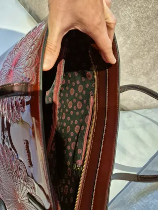 Borsa a spalla grande in vernice borgogna elegante