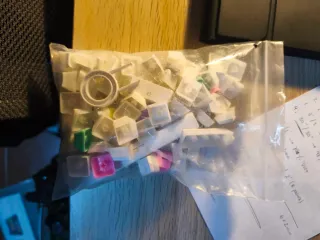 Teclas Mecánicas Blancas y Multicolor