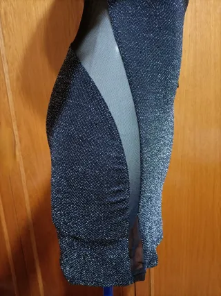 Vestido negro sexy y elegante metalizado con tul