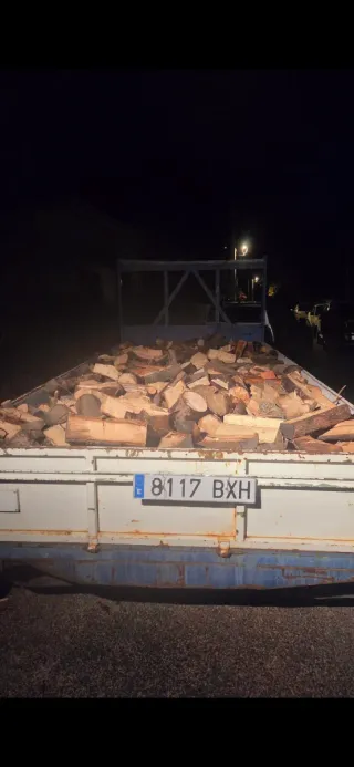 Leña para chimenea o barbacoa