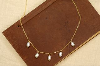 Collar de perlas hecho a mano