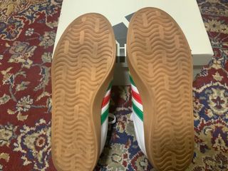 Scarpe Adidas Bianche con Strisce Rosse e Verdi