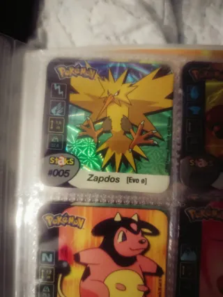 Álbum Pokémon Staks Panini