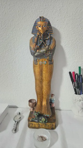 Estatua Egipcia Dorada