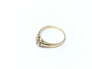 anillo oro 18k con piedra con circonita