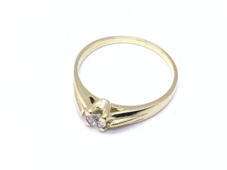 anillo oro 18k con piedra con circonita