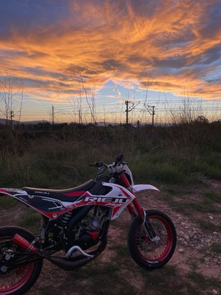 Moto Rieju 49cc Supermotard Roja