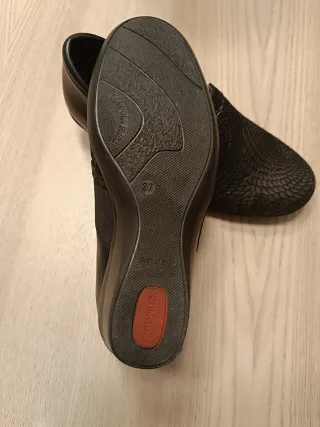 Zapatos negros de cuña