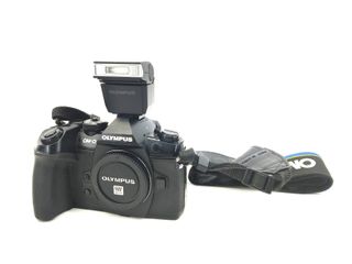 camara digital evil olympus om-d e-m1 mark ii