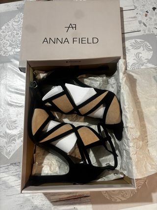 Zapatos de tacón Anna Field negros y beige