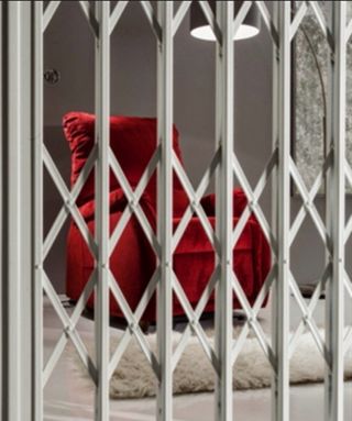 Due inferriate scorrevoli in ferro