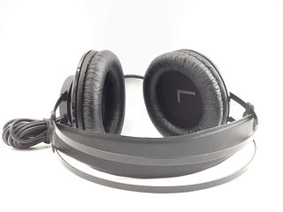 diadema akg k52