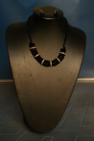 Conjunto Collar + Pendientes Negros Vintage Abalorios