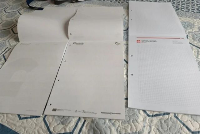 7 quaderni, 10 custodie, clip e pinze