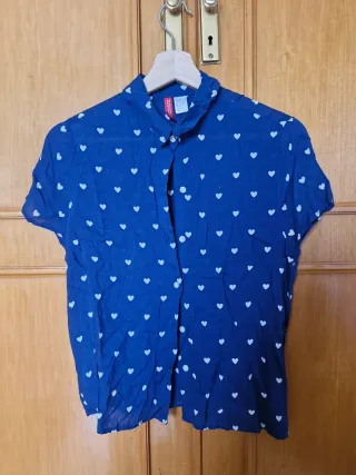 Camisa Corazones Manga Corta Azul Klein