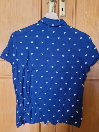 Camisa Corazones Manga Corta Azul Klein
