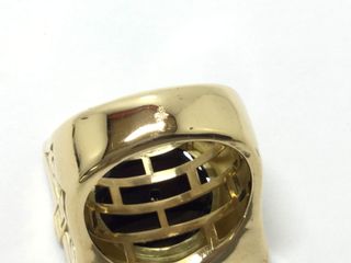 sello oro 18k con piedra con circonita