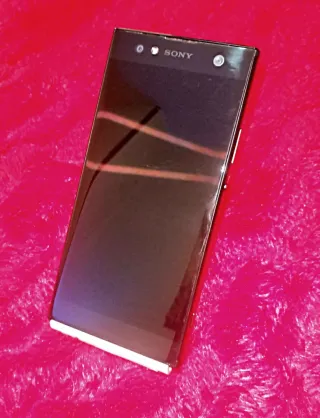 Sony Xperia XA2 Ultra - 2 telefoni. 70€ - ognuno.