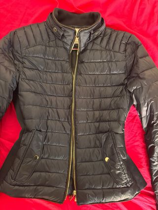 Chaqueta Zara acolchada azul corta