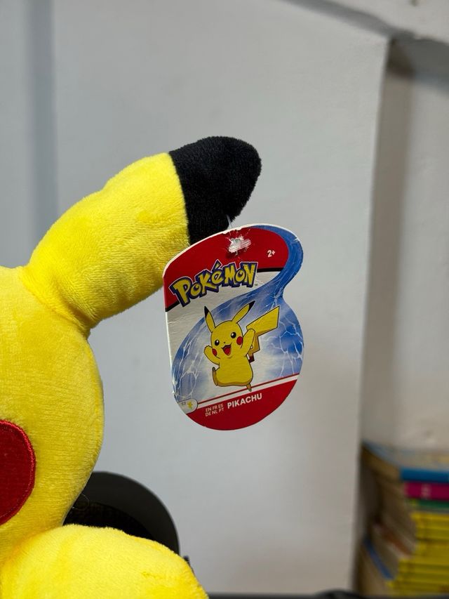 Peluche Pikachu Pokémon 20 cm