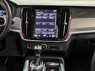 VOLVO S90 2.0 D3 Momentum Auto