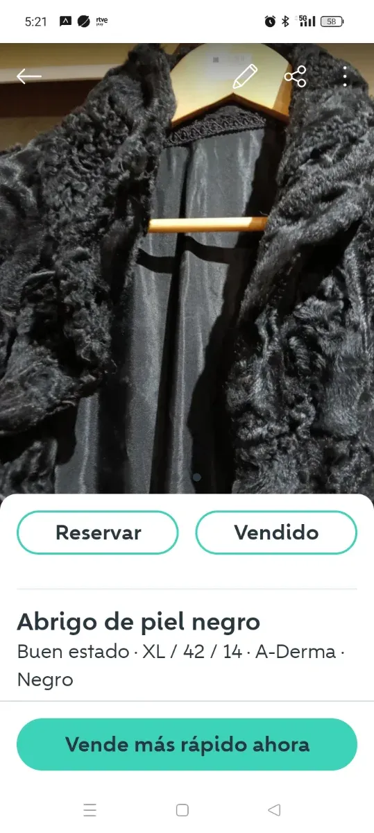 Abrigo de piel negro A-Derma