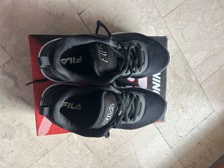 Scarpe Fila nere uomo/donna