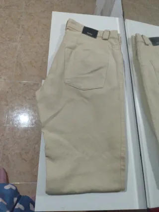 Pantalón Hugo Boss Beige
