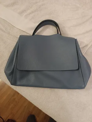 Bolso de piel gris azulado