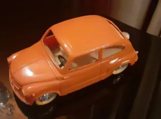 Seat 600 Naranja