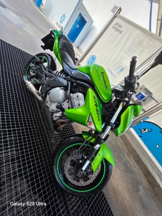 Kawasaki ER6n ABS 650cc Verde