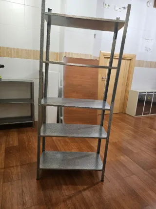 Estantería metálica