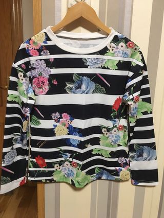 Camiseta manga larga floral rayas