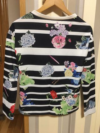 Camiseta manga larga floral rayas