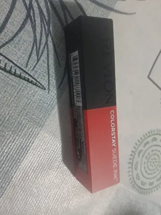Labial Revlon Colorstay Suede Ink Rojo