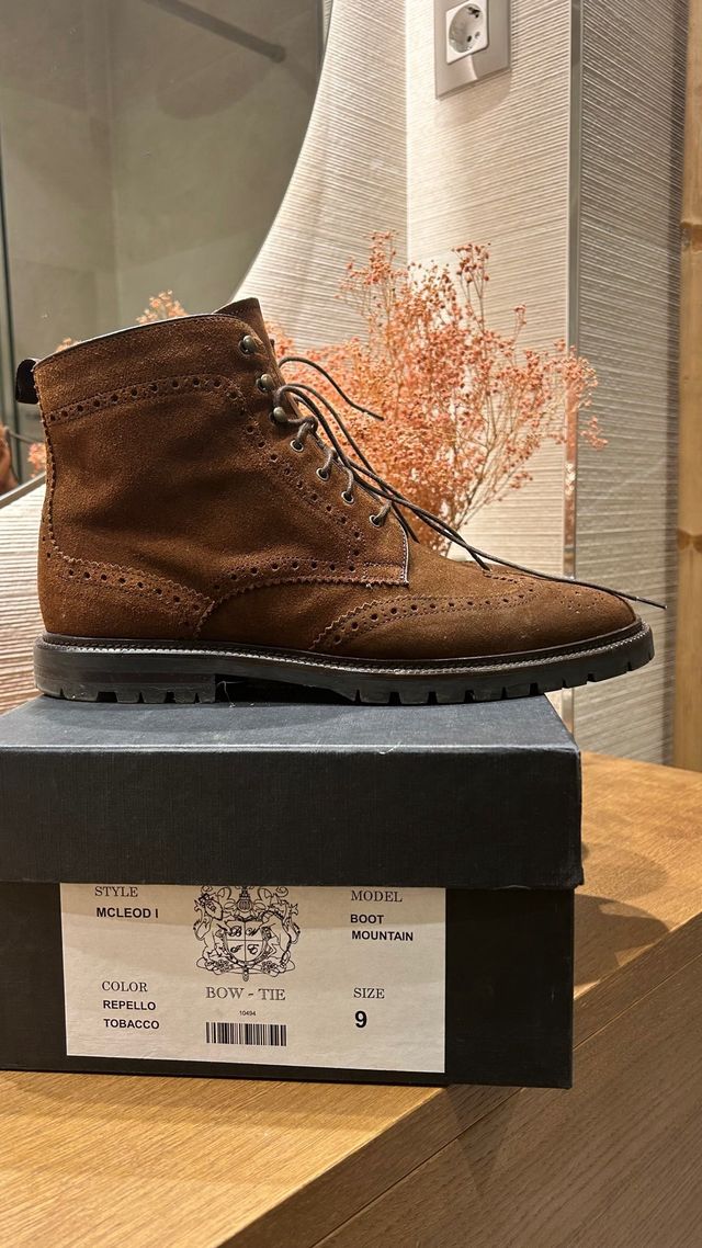 Botas de ante marrón BowTie valio 290 euros