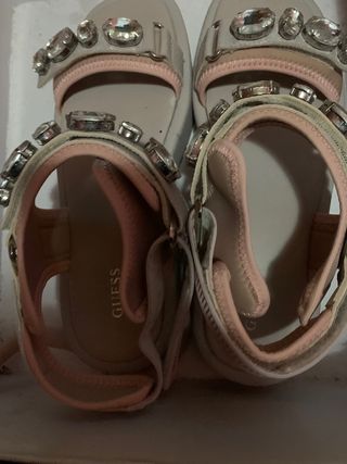 Sandalias Guess Beige/Rosa Joyas