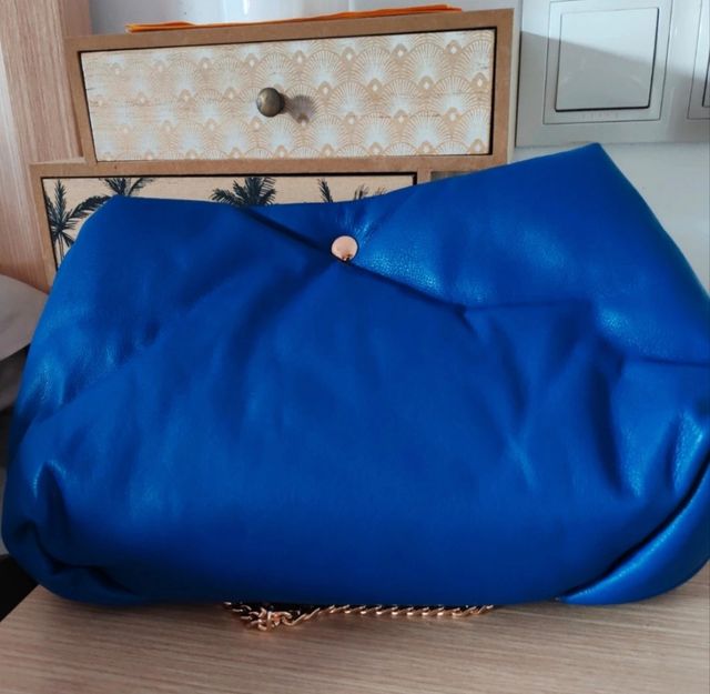 Bolso Lola Casademunt azul y dorado