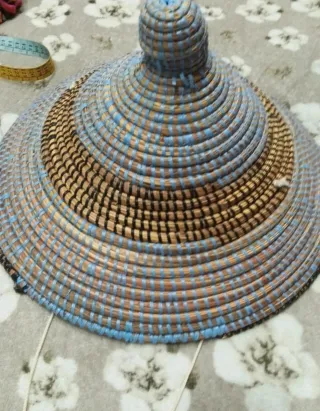 Cappello in paglia blu e marrone