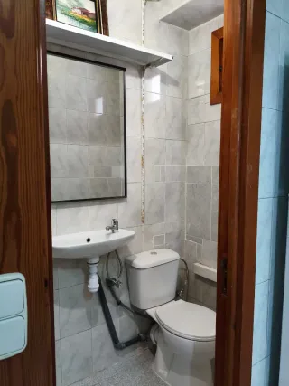 Habitación muy amplia y luminosa con terraza