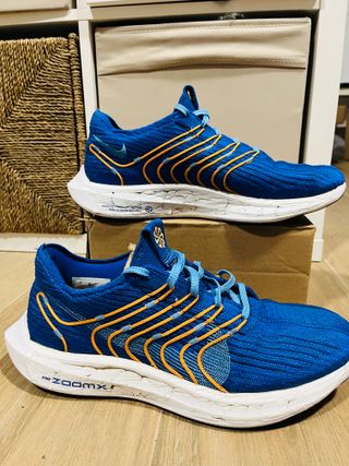 Zapatillas Nike ZoomX Azules y Naranjas