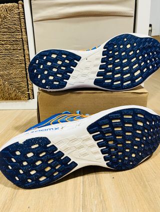 Zapatillas Nike ZoomX Azules y Naranjas