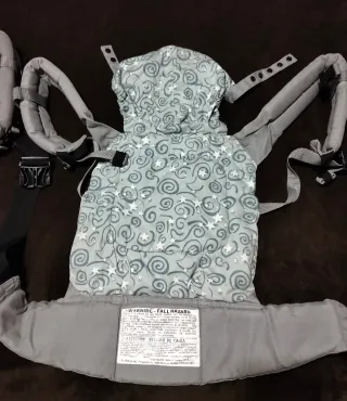 Mochila Portabebés Ergobaby Gris Estrellas.