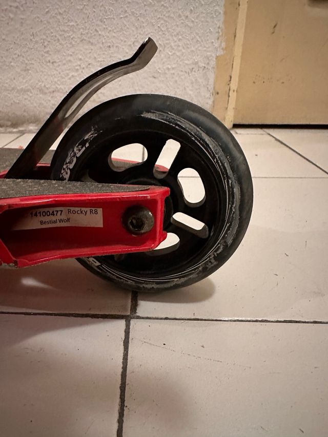 Patinete Bestial Wolf Rocky R8 Rojo