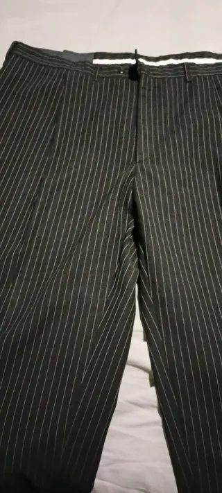 Traje de Raya Gris y Negro