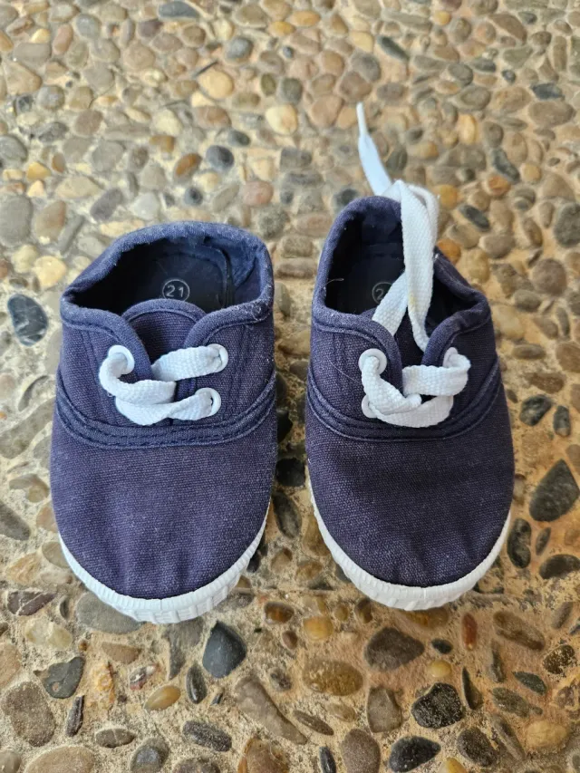 Zapatillas Victoria azul con cordones