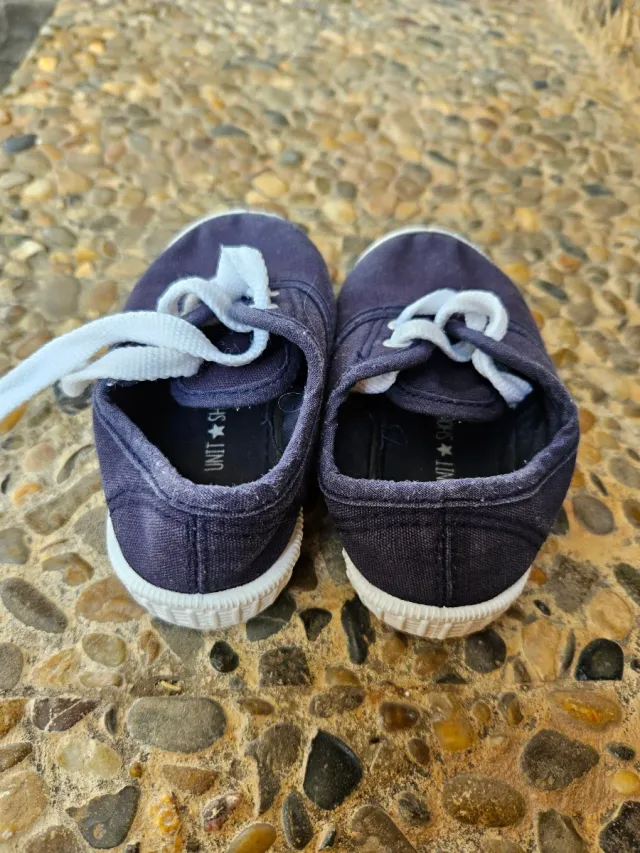 Zapatillas Victoria azul con cordones