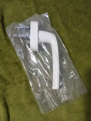 Manivela con cerradura blanca