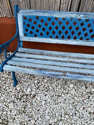 Banco de jardín de hierro y madera