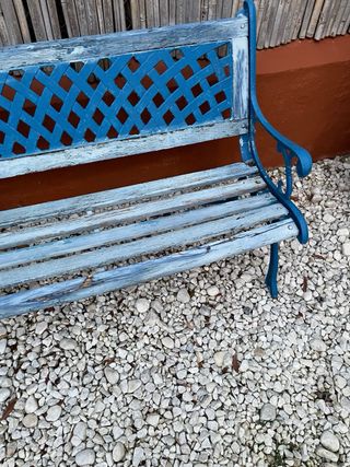 Banco de jardín de hierro y madera